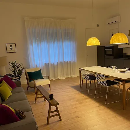 Francia Living Nyaraló